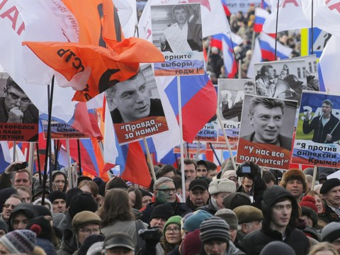 Des milliers de Russes dans la rue en mémoire de Boris Nemtsov