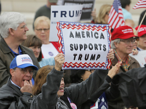 Petites manifestations en faveur de Donald Trump