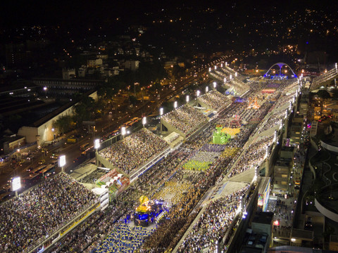 Deux accidents graves gâchent la fête du carnaval de Rio