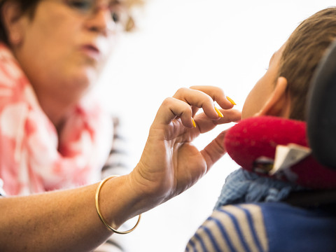 Le Parlement libère 26,5 millions pour les parents d'enfants très malades