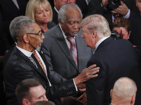 Donald Trump savoure l'accueil favorable de son discours au Congrès