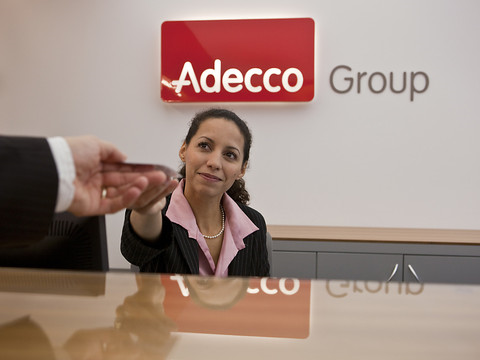 Adecco fait bondir son bénéfice net en 2016