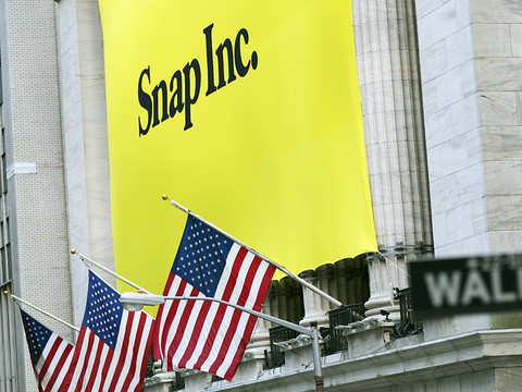 Snap bondit de près de moitié pour son entrée à Wall Street