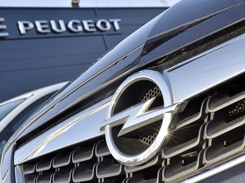 Reprise d'Opel par PSA: une opération complexe riche d'opportunités