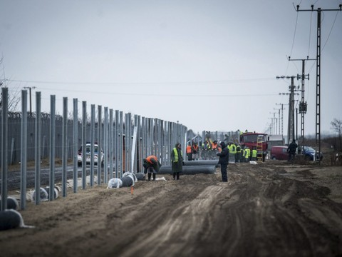 La Hongrie adopte la détention systématique des migrants