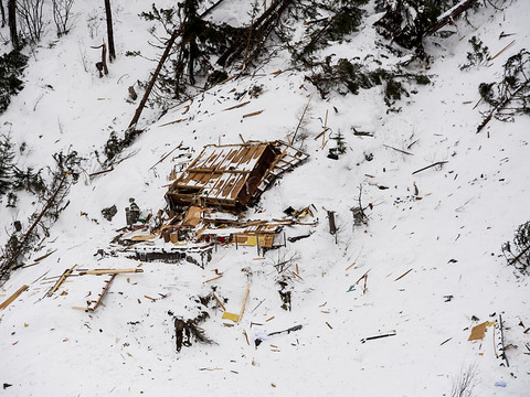 Une dizaine de chalets endommagés par une avalanche à Salvan (VS)