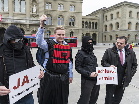 Le Conseil des Etats ne devrait pas interdire la burqa ou le niqab