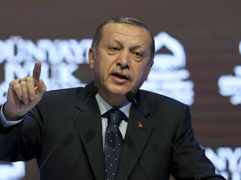 Ankara accuse l'UE de pratiquer la démocratie de façon sélective