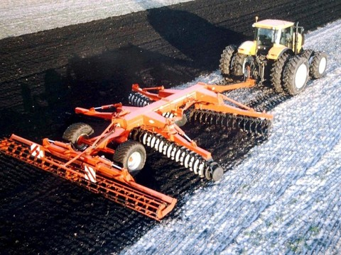 La COMCO ouvre une enquête contre Bucher-Landtechnik