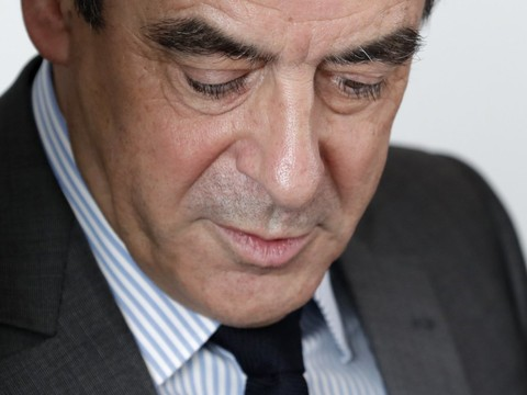 Présidentielle française: la justice établira mon innocence, affirme Fillon