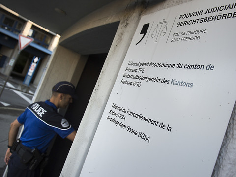 L'homme qui a étranglé son épouse risque 18 ans, puis l'internement