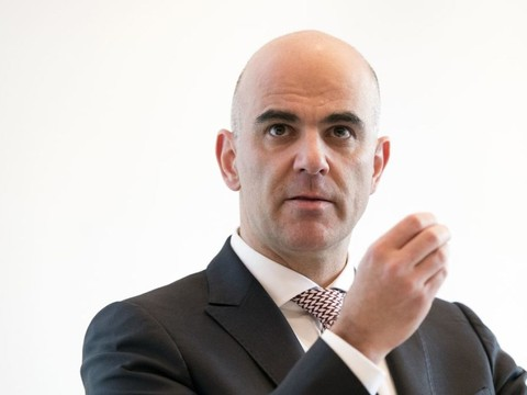 Alain Berset salue la réforme de la retraite adoptée par le Parlement