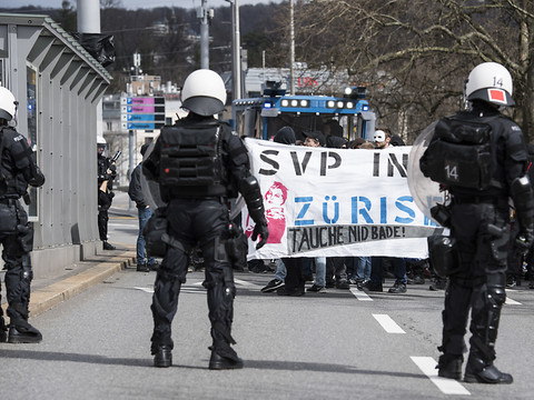 100 ans de l'UDC ZH: la police arrête une centaine de manifestants