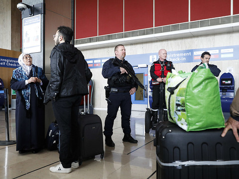 La reconnaissance faciale préconisée dans les aéroports
