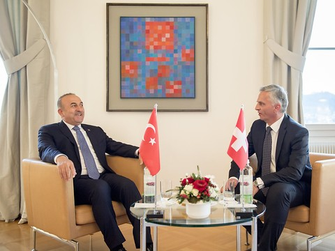 Didier Burkhalter s'est entretenu avec Mevlüt Çavuşoğlu à Berne