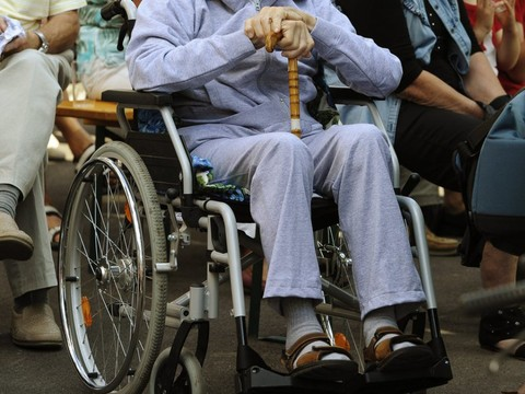 L'espérance de vie des hommes augmente plus rapidement en Suisse