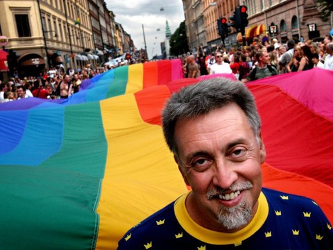 L'inventeur du drapeau arc-en-ciel, emblème homosexuel, est mort