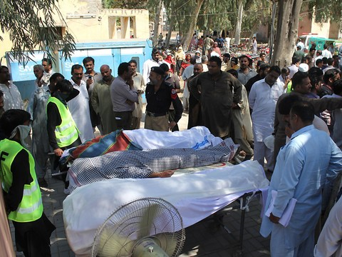 Vingt personnes assassinées dans un sanctuaire soufi au Pakistan
