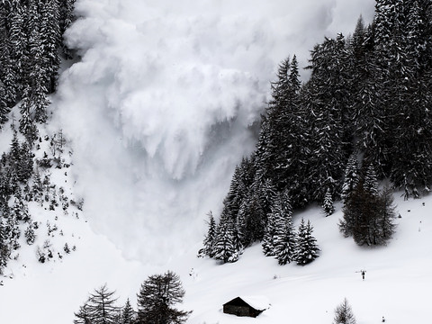 Sept morts dans des avalanches cet hiver en Suisse