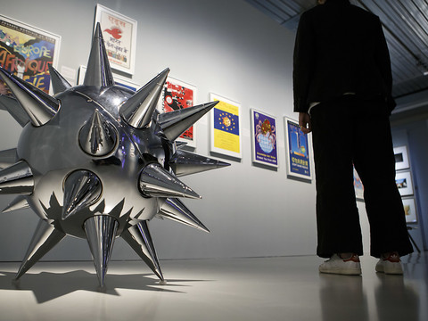 Plus de 30 ans de sida au travers d'affiches de prévention