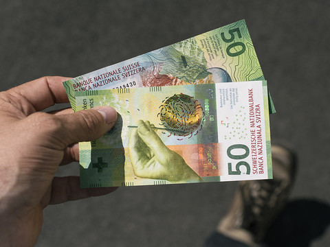 Les vieux billets pourraient être échangés sans délai