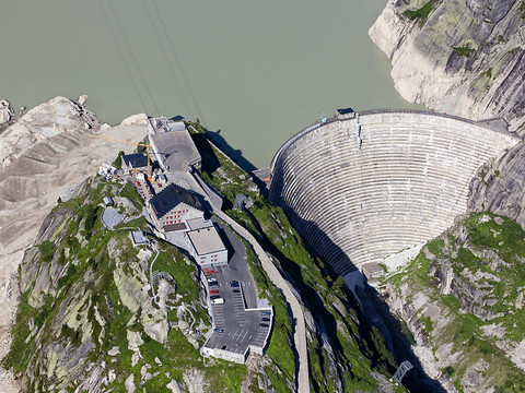 Feu vert du TF à l'agrandissement du lac du Grimsel (BE)