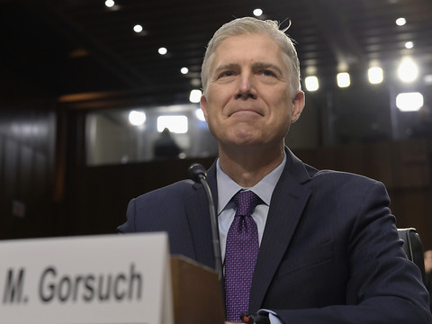Neil Gorsuch devient le neuvième juge de la Cour suprême