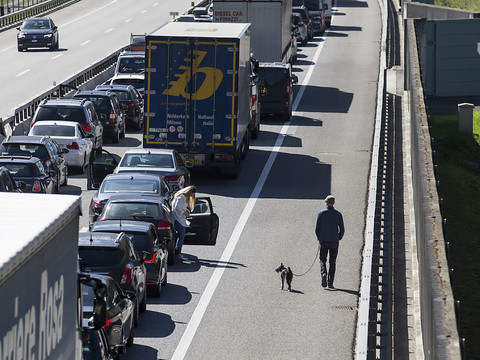 Treize kilomètres de bouchons au Gothard