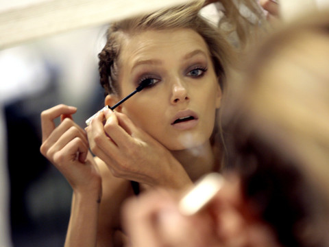 Substances toxiques dans un quart des mascaras contrôlés