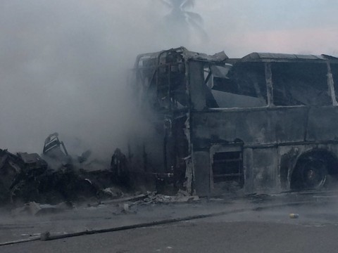 Au moins 24 morts dans le choc entre un bus et un camion-citerne au Mexique