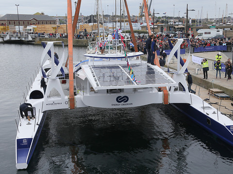 Mise à l'eau d'Energy Observer, catamaran autonome en énergie