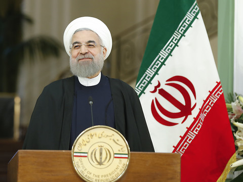 Hassan Rohani candidat à un second mandat face aux conservateurs