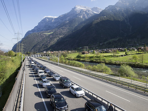Bouchons record au Gothard un Vendredi saint