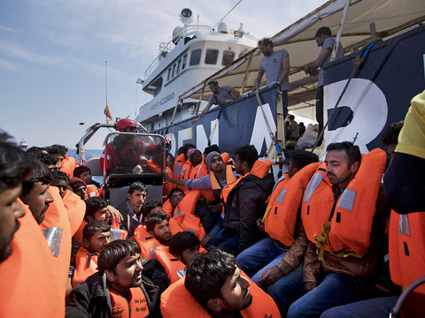 Méditerranée: 35 opérations de secours pour près de 4000 migrants