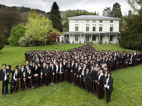 662 Charlots réunis pour établir un record à Corsier-sur-Vevey (VD)