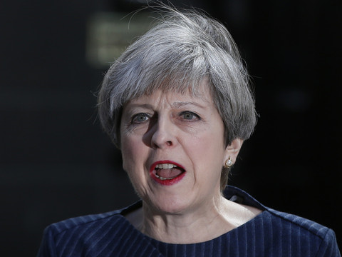 Theresa May veut organiser des élections anticipées le 8 juin en Grande-Bretagne