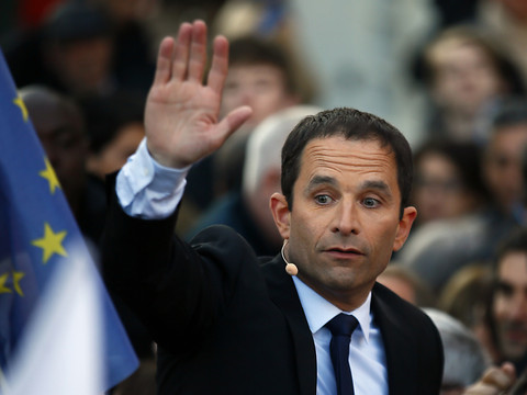 Hamon tente un ultime sursaut, Le Pen appelle à une insurrection