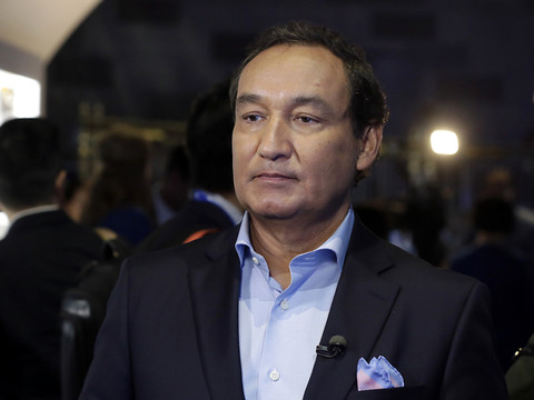 Evacuation forcée: chef de United Airlines privé de la présidence
