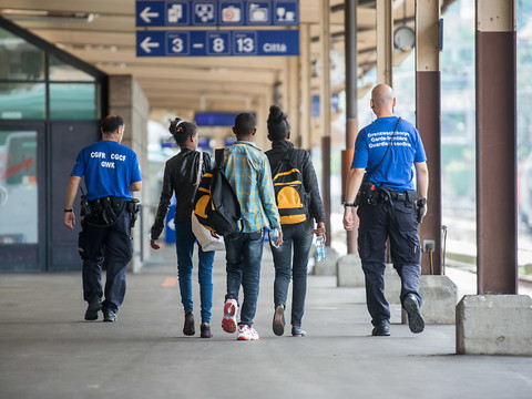 Les autorités tessinoises attendent un afflux de migrants cet été