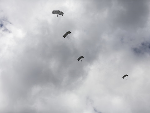 Un parachutiste a perdu la vie dans la région de Zermatt (VS)