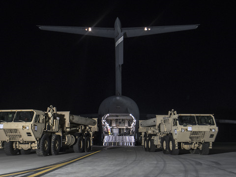 Corée du Sud: le bouclier antimissile américain arrive sur zone