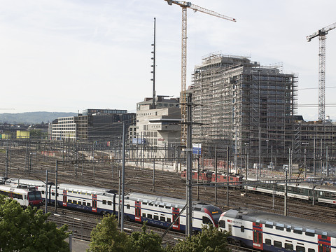 Un homme brise toutes les vitres de trois trains à Zurich