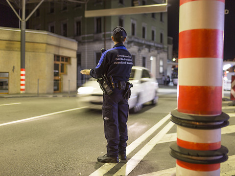 UDC et ASIN planchent sur trois variantes en vue d'une initiative