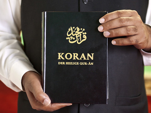 Zurich opposé à la distribution de corans par l'association 