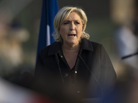 L'équipe de Le Pen saisit la commission de contrôle électoral
