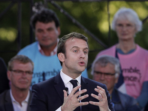 L'équipe Macron dénonce un 