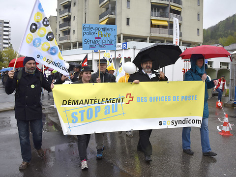 Manifestations contre les suppressions de bureaux postaux