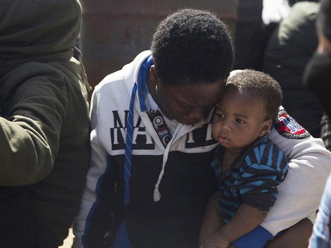 Près de 500 migrants en route pour l'Italie ramenés en Libye