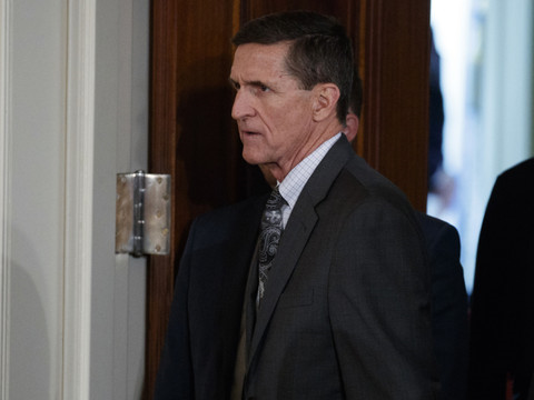 Une commission du Sénat exige la coopération de Michael Flynn