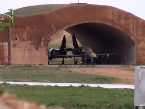 L'armée syrienne reprend à l'EI l'aéroport militaire de Jarrah